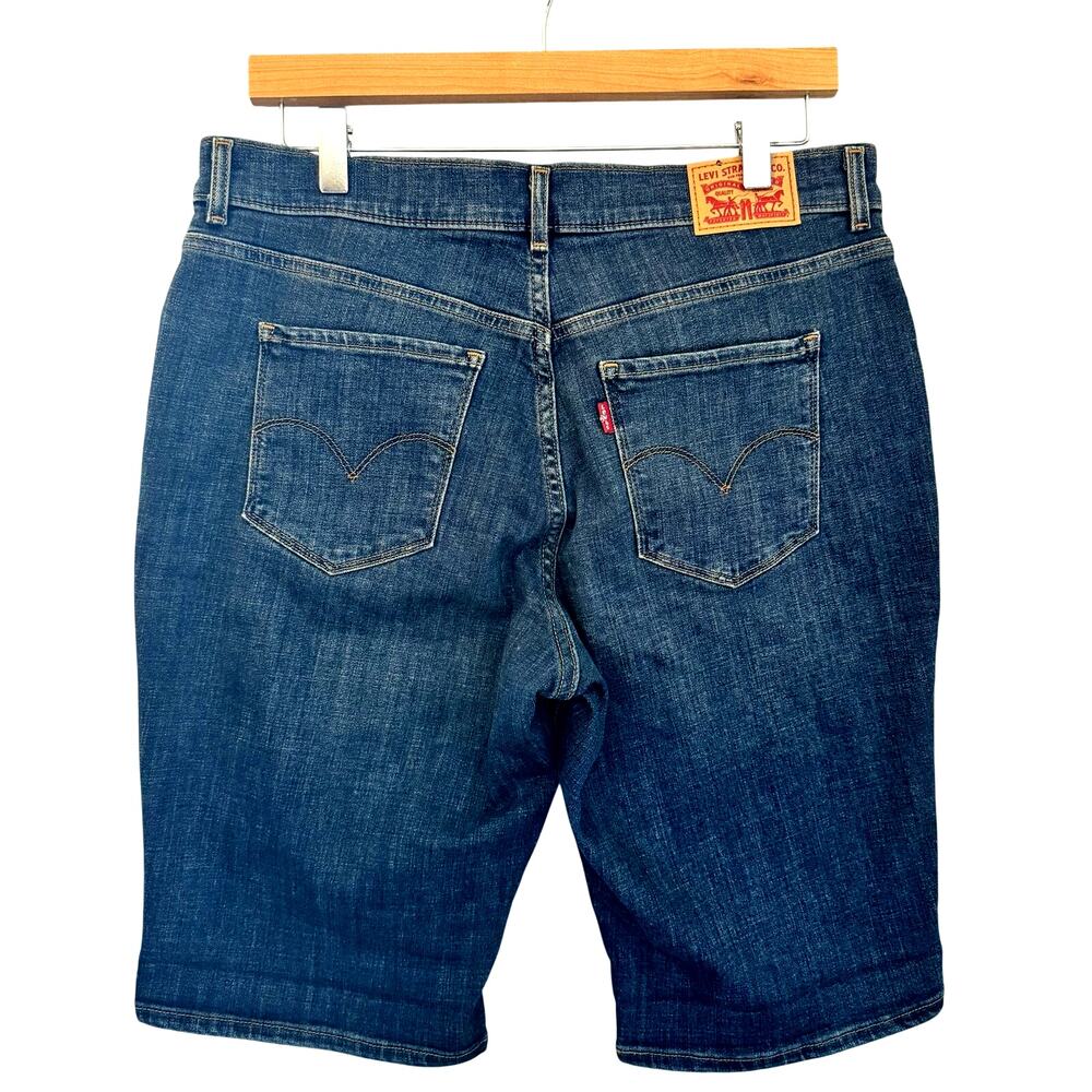 Levi's Jean Shorts Women's Size 31 Bermuda Comfort Stretch Classic Summer Boho